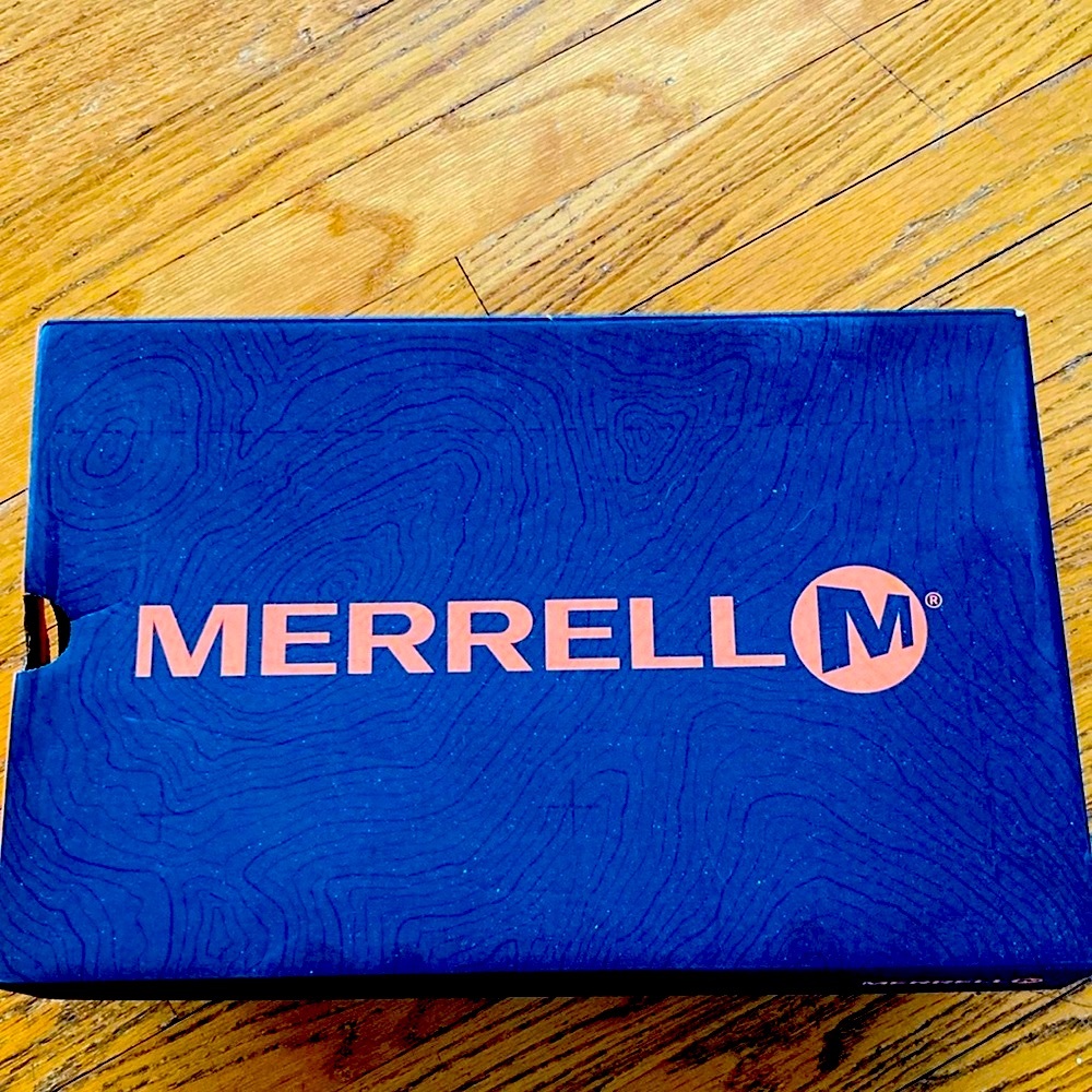 NWOT Merrell Men’s shoe. Brand new. Size doesn’t fit